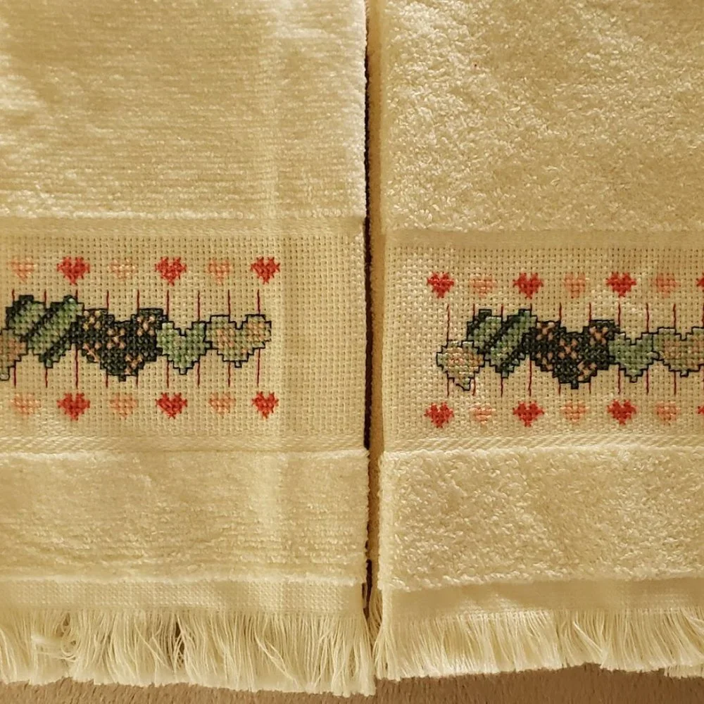 Set of 2 Guest Towels